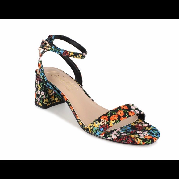 $50@DSW, NWT 7.5 Nanette Lepore Blk Floral Sandals - Picture 1 of 6